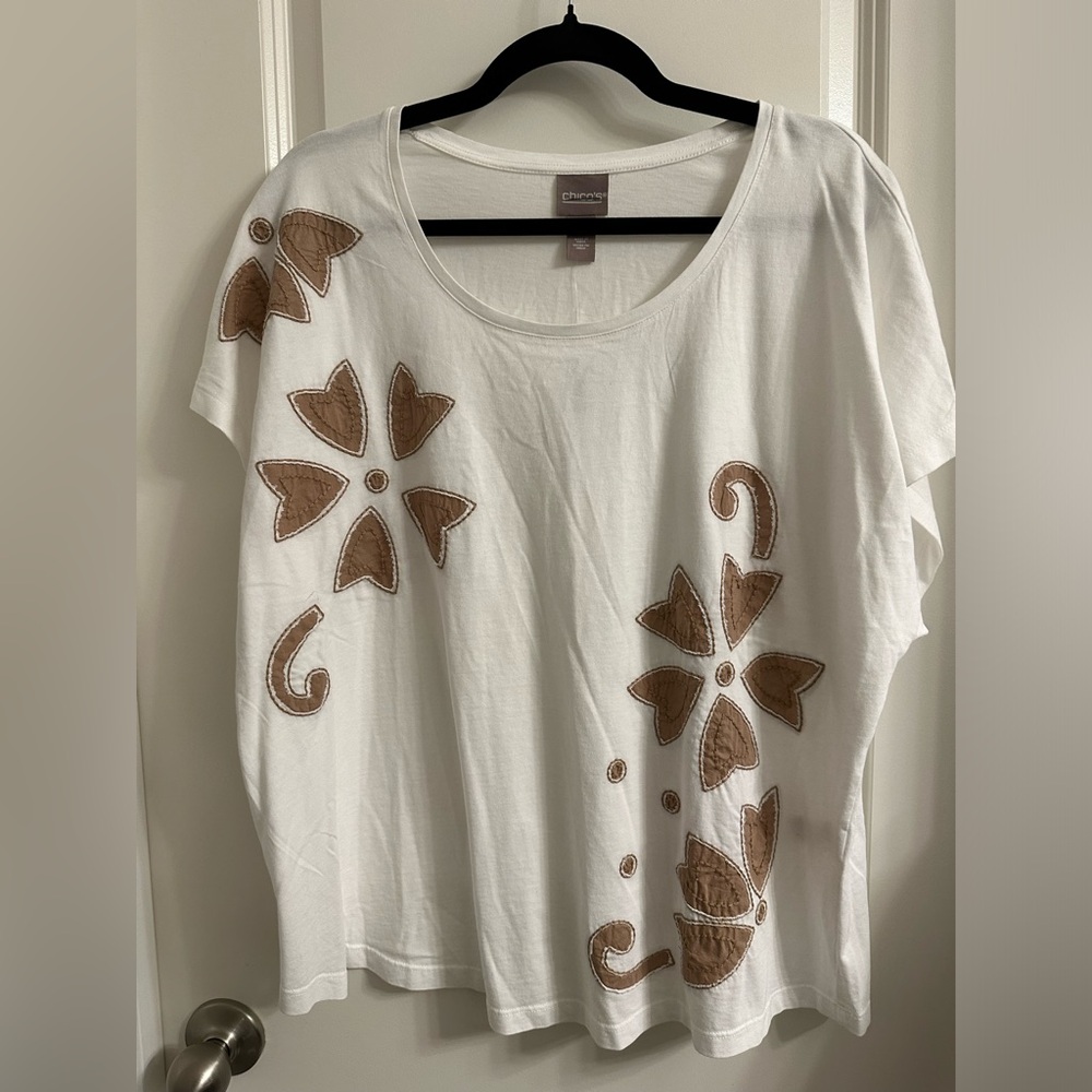Chico’s Floral Cutouts Dolman-Sleeve Tee Size 3 Scoop Neck Short Sleeve White
